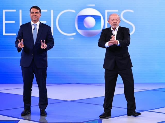 Candidatos à Presidência do Brasil em debate televisionado antes do segundo turno