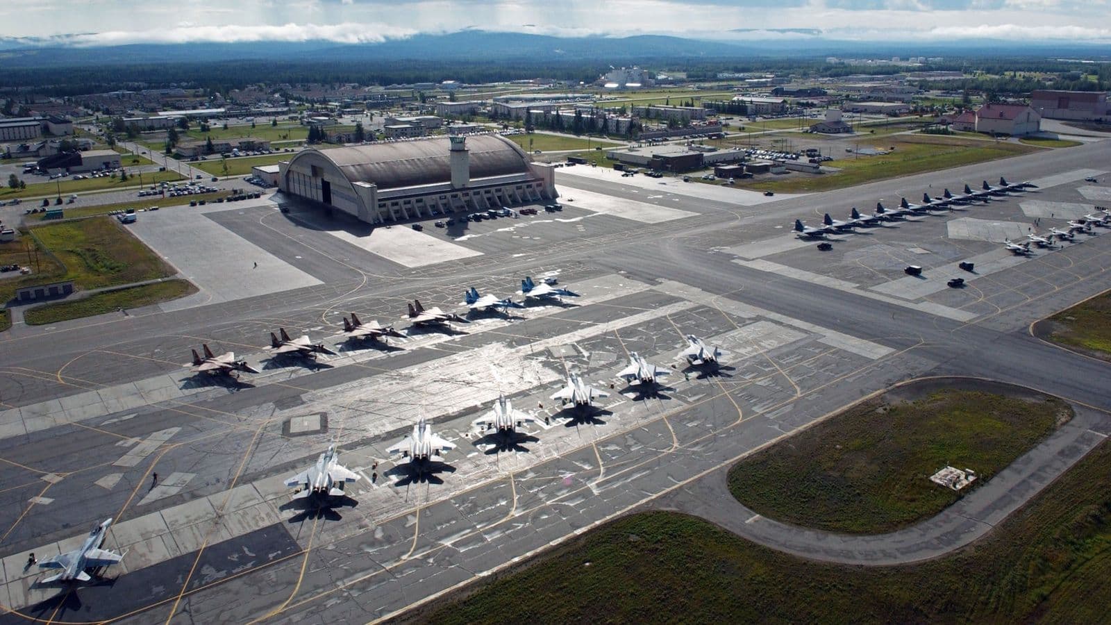 Base militar dos Estados Unidos com estrutura de energia