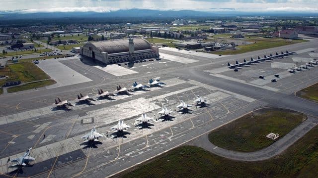 Base militar dos Estados Unidos com estrutura de energia