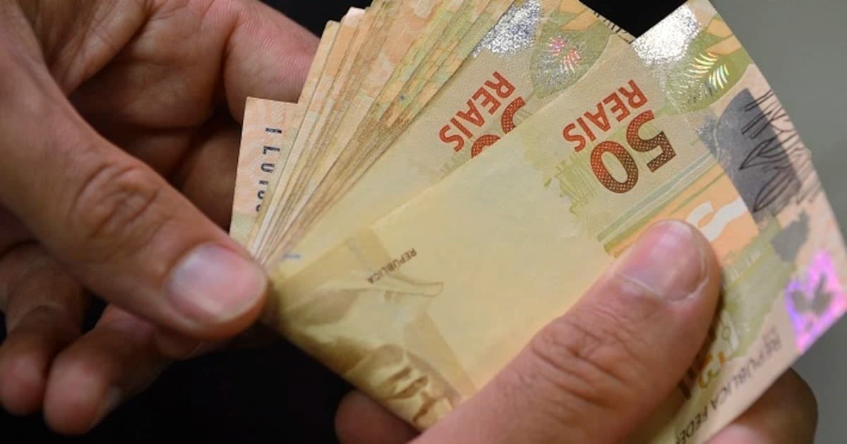 Notas de real e documentos sobre contas públicas