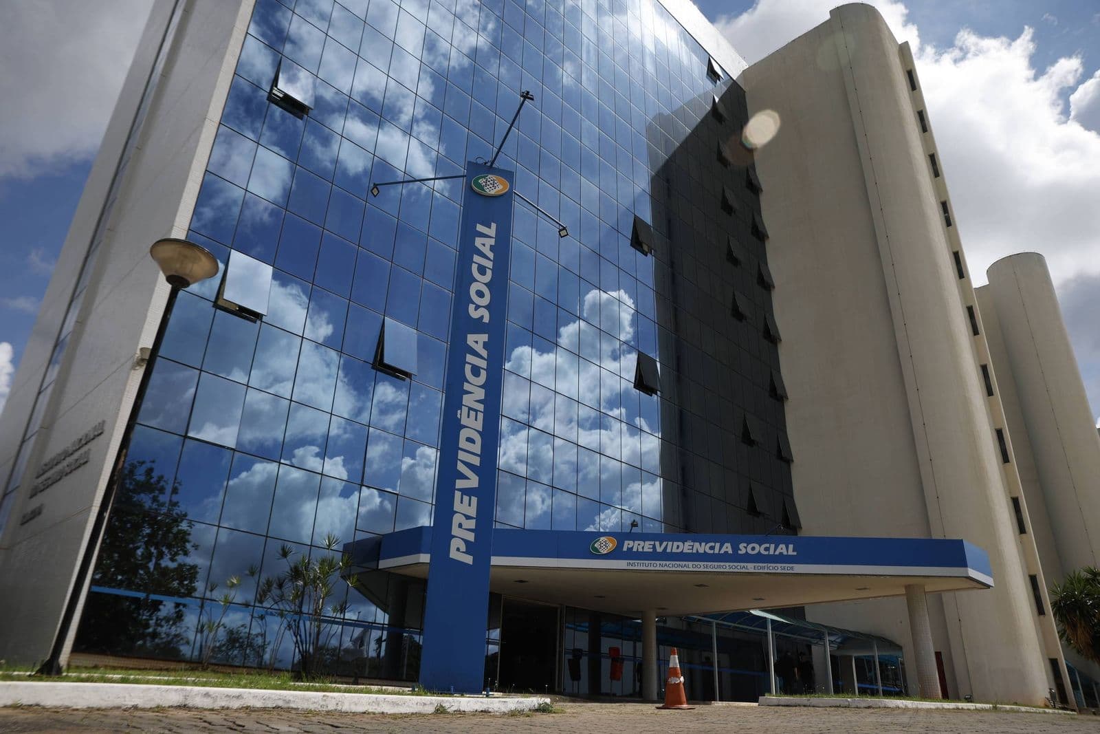Fachada do prédio do INSS em Brasília