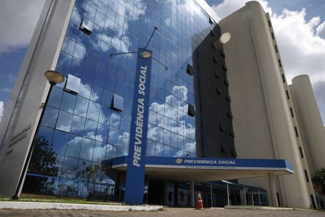 Fachada do prédio do INSS em Brasília
